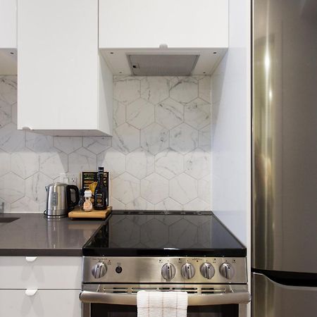 Scandinavian Studio With Full Kitchen And Bath By Den Stays Montreal Ruang foto