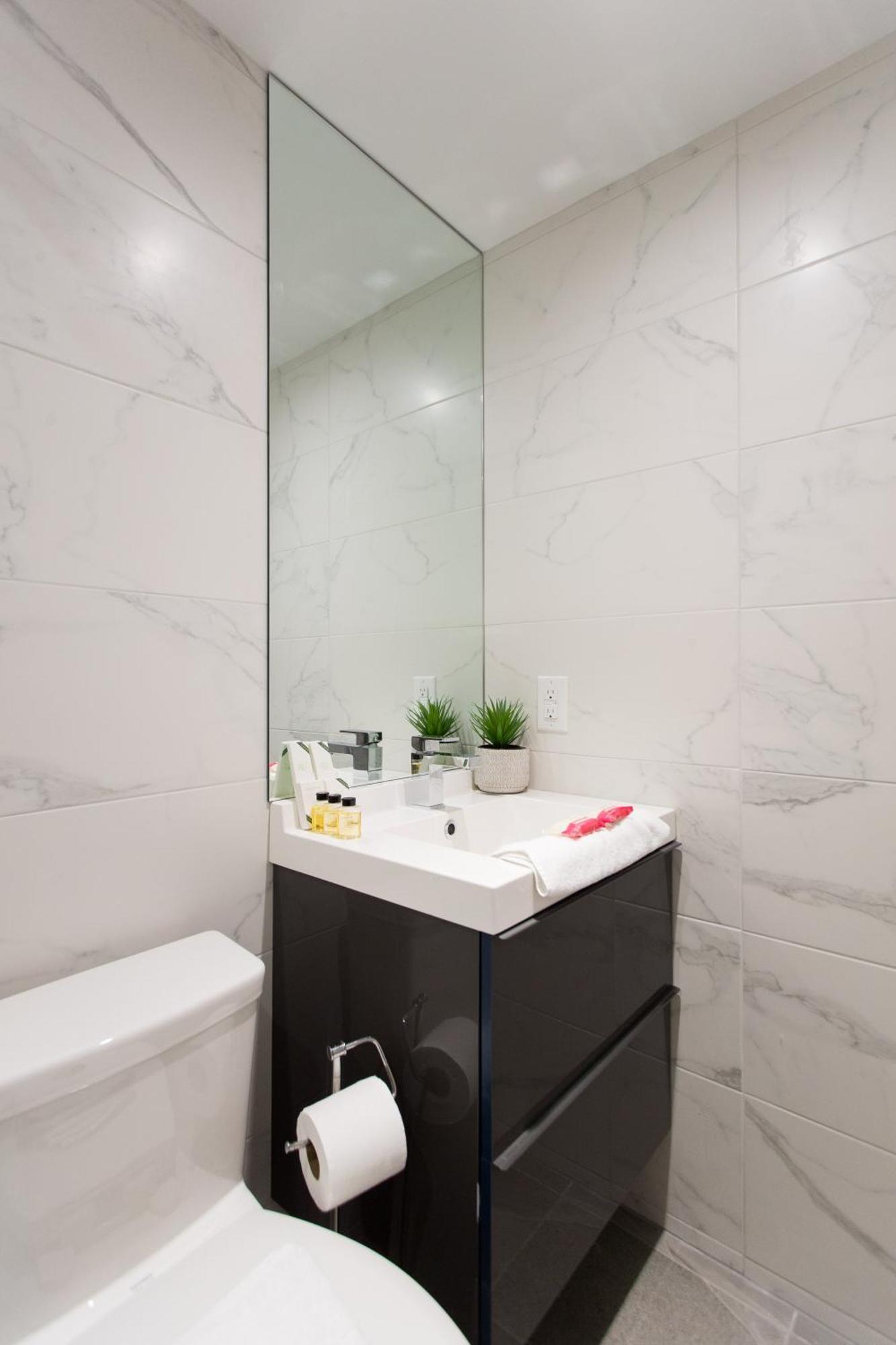 Scandinavian Studio With Full Kitchen And Bath By Den Stays Montreal Ruang foto